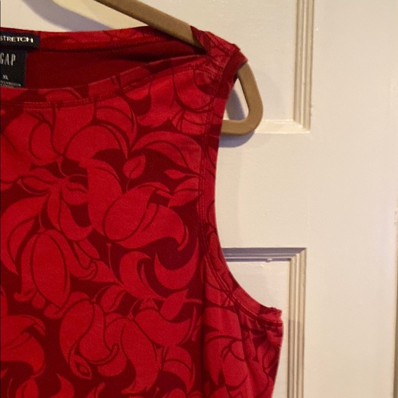 Gap Cotton Red Flower Pattern Sleeveless Tank Top - Picture 10 of 13